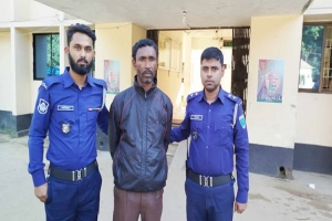 চুনারুঘাট সীমান্তে গণ ধ র্ষ ন মামলার আসামী গ্রে প্তা র