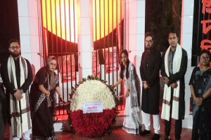 মৌলভীবাজারে প্রথম প্রহরে ভাষা শহীদদের ফুল দিয়ে শ্রদ্ধা