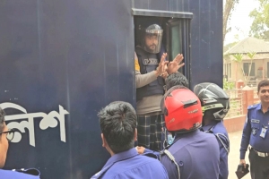 ছাত্র*লীগ নেতাকে থানায় দেখতে এসে আ.লীগ নেতা গ্রে প্তা র