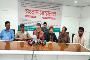 পাবনায় ডি প্লো মা চিকিৎসকদের চার দফা দাবি