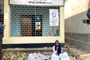 ধ-র্ষ-নে-র শা স্তির দাবিতে ৩ দিনের অবস্থান কর্মসূচি ছাত্র স ম ন্ব য় ক তানজিয়া শিশির