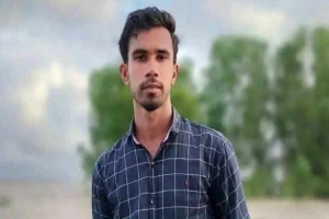 পটুয়াখালিতে ফুটবল খেলতে গিয়ে ট্রলার ডুবি, নি খোঁ জ যুবক