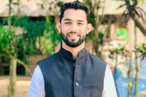 বড়লেখায় ছাত্র*লীগ নেতাকে পুলি*শের কাছ থেকে ছিনিয়ে নেওয়ার অ ভি যো গ