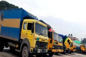বেনাপোল বন্দরে আ ট কা পণ্যবাহী ৩৬ ট্রাক