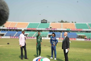 শ্রীলঙ্কার বিপক্ষে টস হেরে ব্যাটিংয়ে বাংলাদেশ