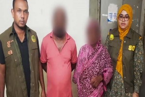 সিলেটে ৫০ পিস ইয়াবাসহ মা-ছেলে আটক সিলেটে ৫০ পিস ইয়াবাসহ মা-ছেলে আটক