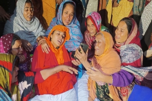‘ছেলেপেলের দুনিয়াতে আর কেউ থাকল না’