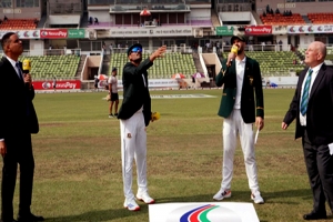 ব্যাটিংয়ে বাংলাদেশ, জাকেরের অভিষেক