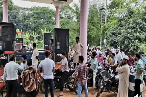 গোলাপগঞ্জে তীব্র জ্বালানি সংকট: দুর্ভোগে মোটরসাইকেল চালকরা