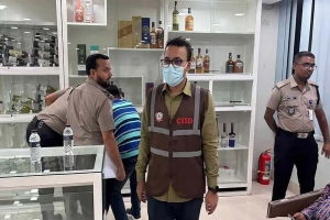 সালমান মুক্তাদিরের শ্বশুরের চারটি ম'দের গুদাম সিলগালা