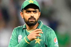 পাকিস্তানের নেতৃত্ব ছাড়লেন বাবর আজম