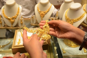 সোনার দাম ভরি বেড়ে ১ লাখ ৯২৯২ টাকা
