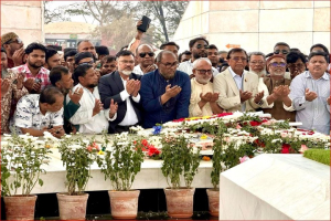ছয় সিটি করপোরেশনের নবনিযুক্ত প্রশাসকদের শ্রদ্ধা নিবেদন