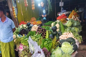 জগন্নাথপুরে ভরা মৌসুমে সবজির দাম চড়া