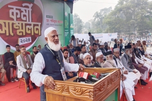 সাম্প্রদায়িক সম্প্রীতির কথা বলেন কিন্তু নিজের চেহারা একবার আয়নাতে ভালোভাবে দেখুন