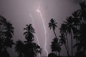 যে ৪ বিভাগে ব জ্র বৃষ্টির আভাস