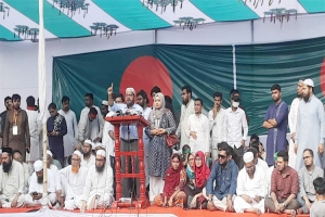 ৪৮ ঘণ্টার মধ্যে আওয়ামী লীগকে নি ষি দ্ধ করতে হবে: মঞ্জু