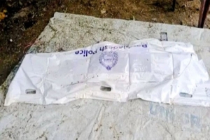 বাংলাদেশ থেকে ফেরার পথে এক ভারতীয় নাগরিকের মৃ ত্যু বাংলাদেশ থেকে ফেরার পথে এক ভারতীয় নাগরিকের মৃ ত্যু