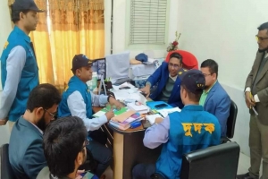 কুলাউড়ায় হাসপাতালে দুদকের হানা