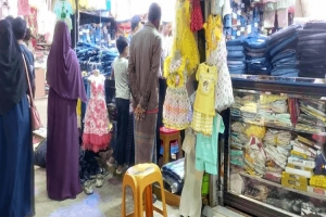 কেনাকাটায় জমজমাট মৌলভীবাজারের ঈদের বাজার