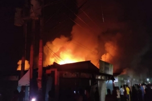 মাধবপুরে অগ্নিকান্ডে ৫টি দোকান পুড়ে ছাই,১৫ লাখ টাকার ক্ষয়ক্ষতি