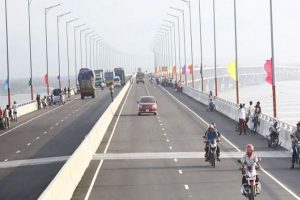 পদ্মা সেতুতে আয় ১১৮৬ কোটি টাকা