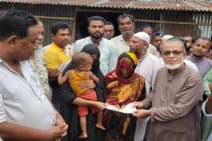 বি*এস*এফের গু*লিতে নি*হত মুজিবের বাড়িতে এমপি শওকতুল ইসলাম বি*এস*এফের গু*লিতে নি*হত মুজিবের বাড়িতে এমপি শওকতুল ইসলাম