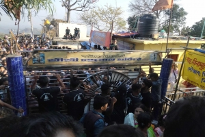 চট্টগ্রাম  সীতাকুণ্ডের চন্দ্রনাথ ধামে লক্ষ ভক্তের আগমনে মুখরিত
