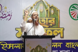 হানাহানি-খু নো খু নি করলে দেশের ১২টা তো বাজবেই: ফজলুল করীম