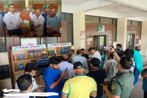 ট্রেনের অপেক্ষায় বই পড়ার সুযোগ, শ্রীমঙ্গল স্টেশনে পাঠক কর্ণার’