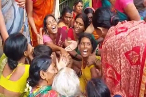 মন্দিরে প দ দ লি ত হয়ে ৭ পুণ্যার্থী নি*হত