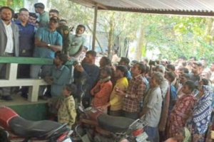 বড়লেখায় চা বাগানে শ্রমিক বিক্ষো*ভ, অবরু*দ্ধ অডিট টিম ও ম্যানেজার