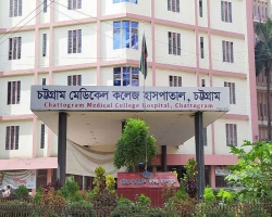 চট্টগ্রাম মেডিকেল কলেজ হাসপাতালে নারী ‘দালাল’ আটক