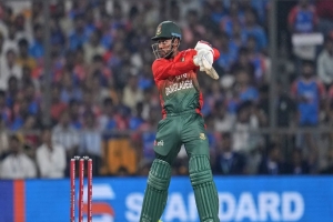 ১২৭ রানে অলআউট বাংলাদেশ