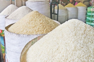 সং ক ট নেই, তবু চালের বাজারে অ স্থি র তা