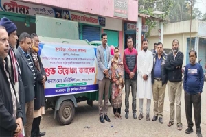 কুলাউড়ায় ভ্রাম্যমাণ গাড়িতে গৃহস্থালী কাজের ময়লা সংগ্রহ কার্যক্রমের উদ্বোধন