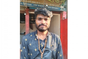 সন্ন্যাসীর ছদ্মবেশেও শেষ রক্ষা হলো না ‘মাছচো/রা রাজীবের’