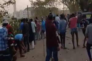 আজমিরীগঞ্জে সং*ঘর্ষে আ*হত ৩০, যানবাহনে অ*গ্নিসংযোগ