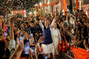 ৪০৩ আসনের ফল ঘোষণা, একক সংখ্যাগরিষ্ঠতা পাচ্ছে না মোদির দল
