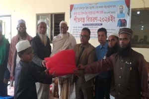 যুক্তরাজ্য প্রবাসীর উদ্যোগে মাদ্রাসা শিক্ষার্থীদের মধ্যে শীতবস্ত্র বিতরণ