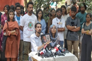 ‘মঙ্গল শোভাযাত্রা’র নাম বদলের কারণ জানতে চায় চারুকলার শিক্ষার্থীরা