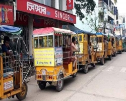 হবিগঞ্জ শহরে টমটম ও মিশুকের অবাধ চলাচলে তীব্র যানজট