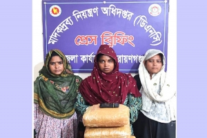 ৬ কেজি গাঁজাসহ তিন নারীকে গ্রেপ্তার