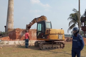কমলগঞ্জে সাবেক কৃষিমন্ত্রীর ভাইয়ের ইটভাটা গু ড়ি য়ে দিল প্রশাসন