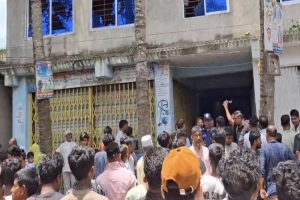এক পরিবারের তিনজনকে পি*টিয়ে হ*ত্যা