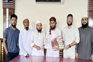 শ্রীমঙ্গলে খিদমাহ ব্লাড ব্যাংকের প্রতিষ্ঠাতা চেয়ারম্যানকে ফুলের সংবর্ধনা