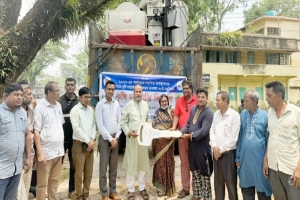 হবিগঞ্জ সদরে ধান কাটার যন্ত্র বিতরণ করলেন এমপি আবু জাহির