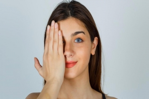 চোখের সুস্থতার জন্য যেসব খাবার খাবেন