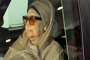 দেশে ফিরলেন খালেদা জিয়া