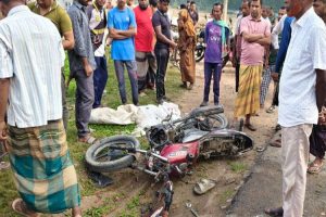 ট্রাক-মোটরসাইকেল মুখোমুখি সংঘর্ষ, নি হ ত ২